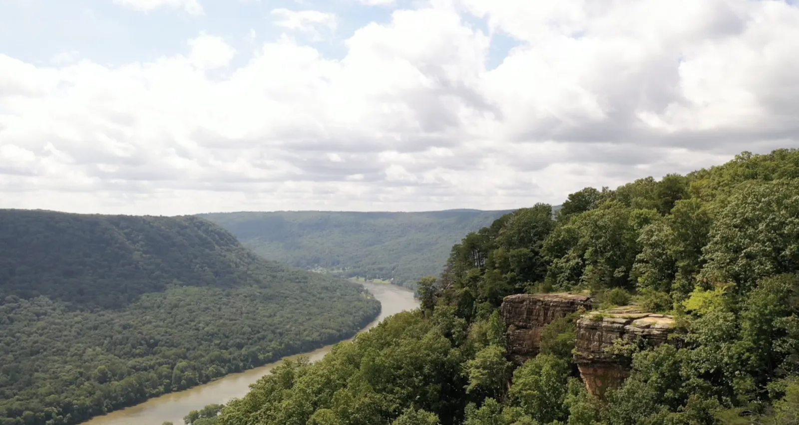 Tennessee River winding through the wooded gorge near Chattanooga